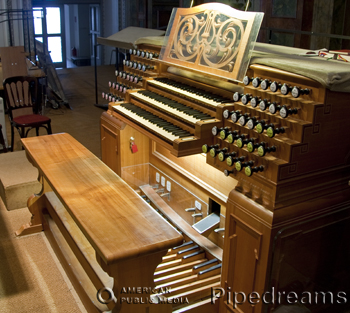 1880; 1914 Mauracher; 1988 Metzler organ at the Salzburger Dom, Austria